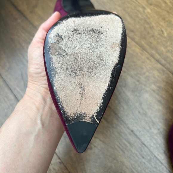 Stuart Weitzman suede pumps. Size 8. Maroon color. - Picture 6 of 11